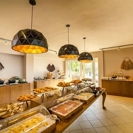 Szálloda Thalassa, Philian And *