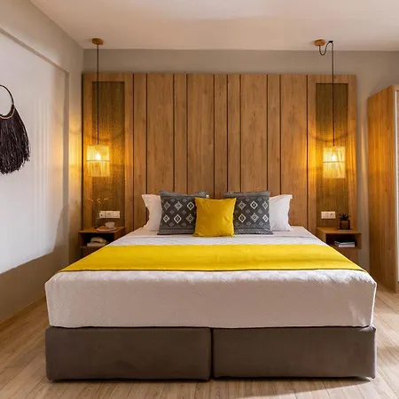 Hotel Thalassa, Philian And