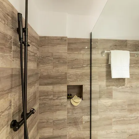 Thalassa, Philian And Skiathos-Stadt