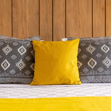 Thalassa, Philian And Szálloda *