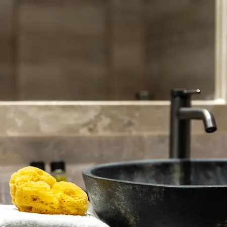 Thalassa, Philian And Hotel