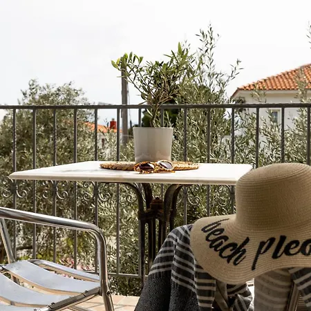 Thalassa, Philian And