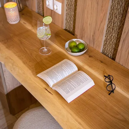 Thalassa, Philian And Hotel *