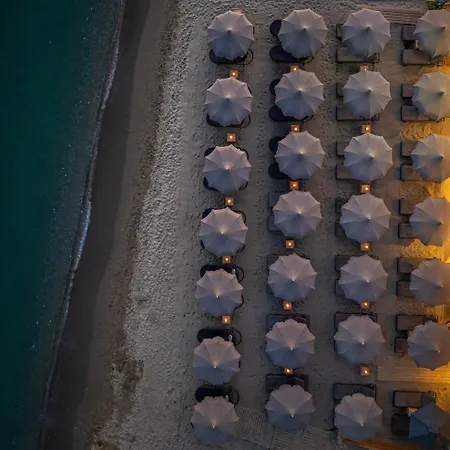 Hotel Thalassa, Philian And